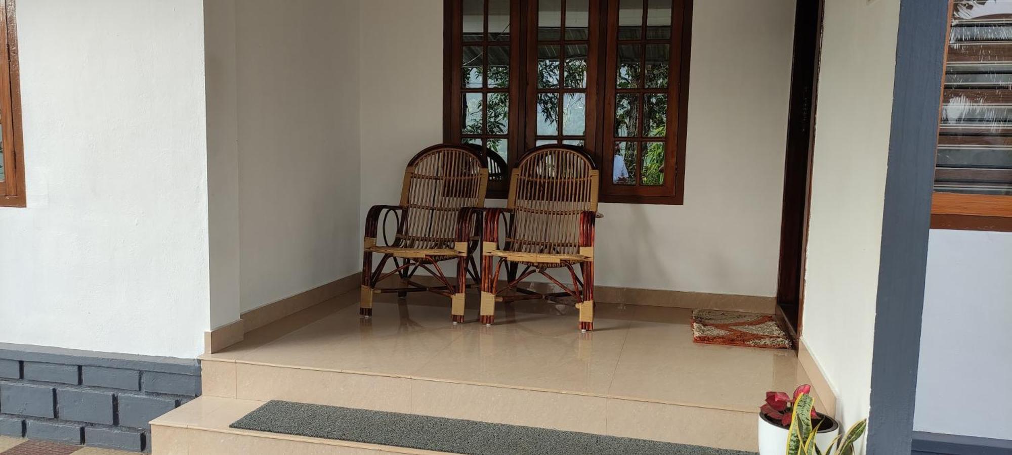 Koonamparayil Home Stay Munnar Anaviratty-Family Only מראה חיצוני תמונה