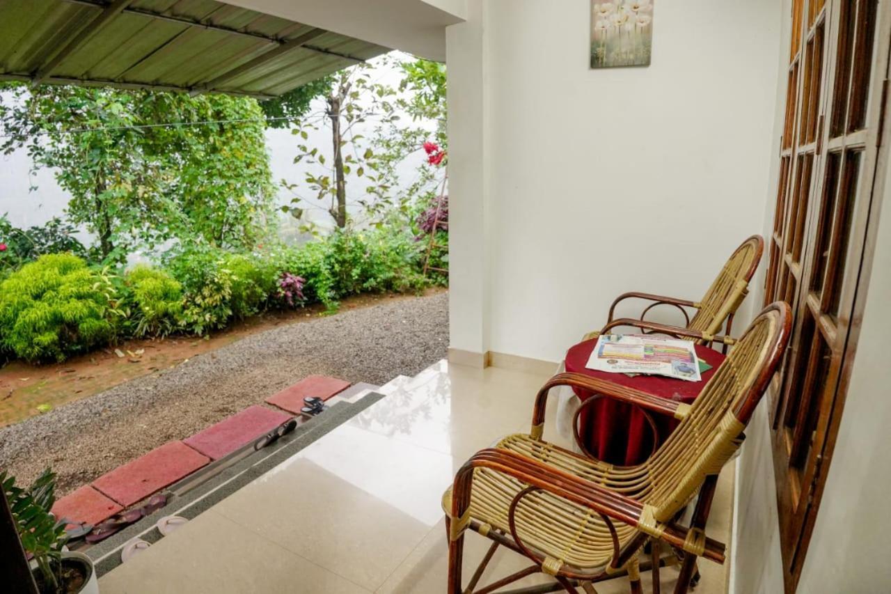 Koonamparayil Home Stay Munnar Anaviratty-Family Only מראה חיצוני תמונה